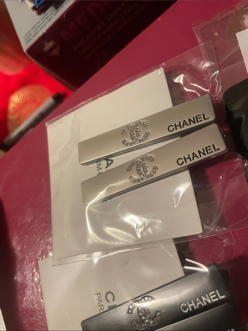 Beaute GWP hair accessories - Picture 14 of 17